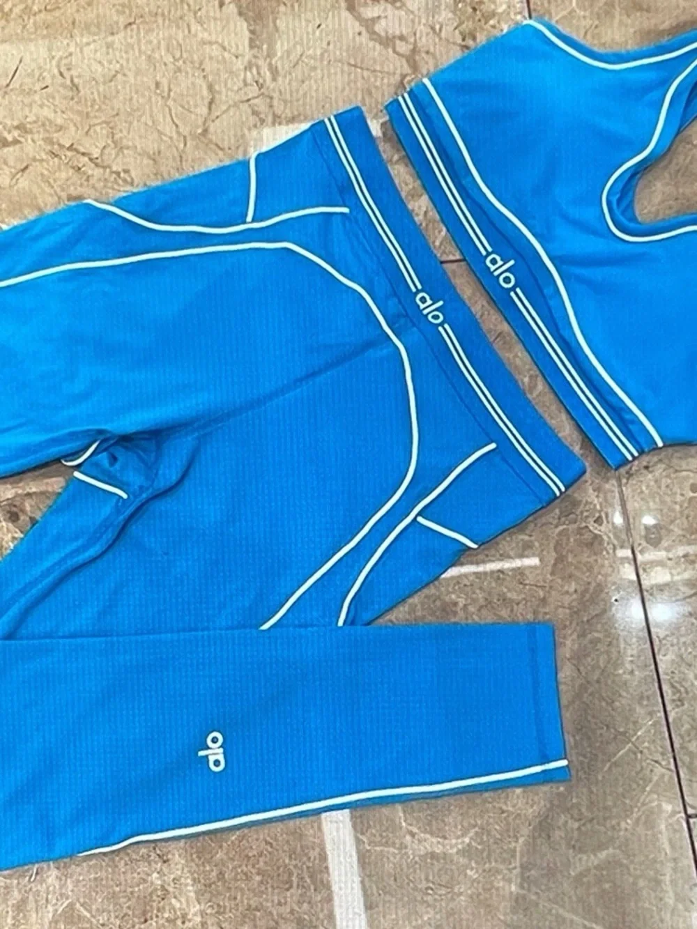 ALO Yoga Blue Leggings and Bra Set